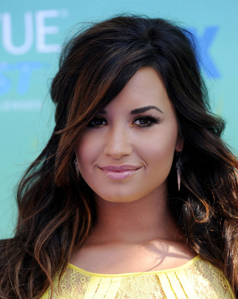 2589803_Demi+Lovato+Teen+Choice+Awards+2011+NnSO49_m9_Ll