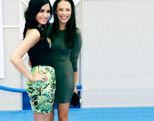 Chloe-chloe-bridges-16266024-500-393