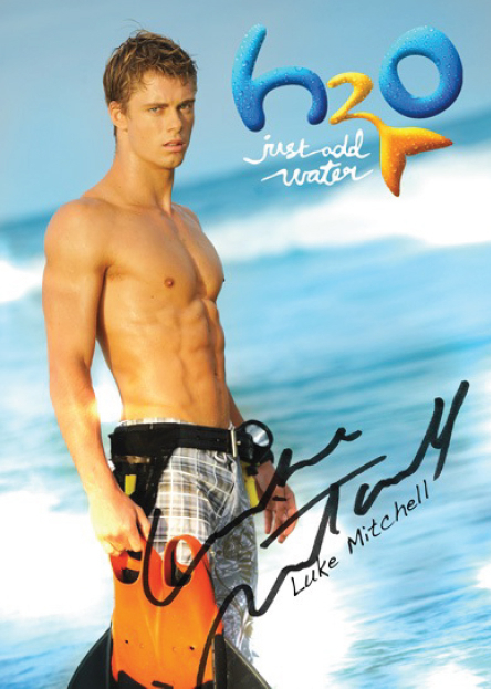 Luke-Mitchell-luke-mitchell-13506213-444-623
