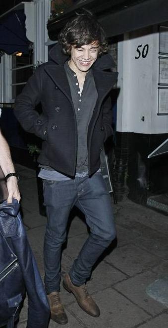 one-direction-harry-styles-out-with-nick-grimshaw-1329931559