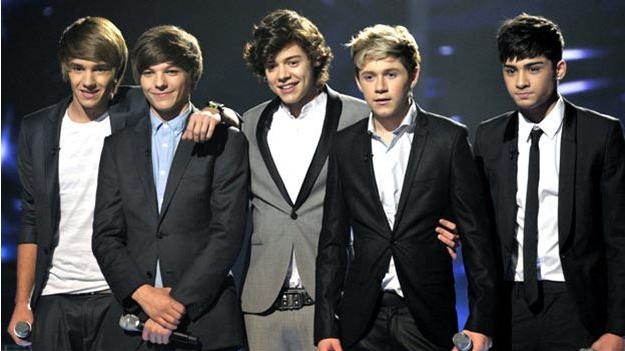 one-direction-on-stage-during-beetles-week--1290434930