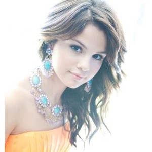 selena-3-selena-gomez-23387510-300-300