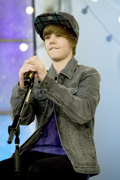 238322_justin-bieber-gma-photos